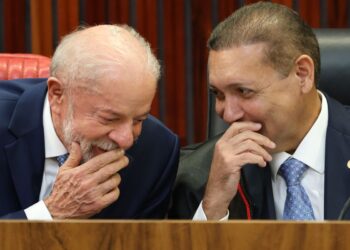 Nunes Marques toma posse na presidência do TSE; Mendonça será vice